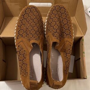 Ilse Jacobsen Brown Laser Cut Tulip  Slip-On Shoes